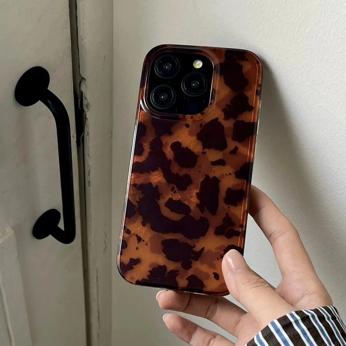 Retro Amber Texture Laser Phone Case For iPhone 17 16 Pro Max 15 14 13 12 11 XS XR 7 8 Plus 16E Stylish Leopard Print Soft Cover