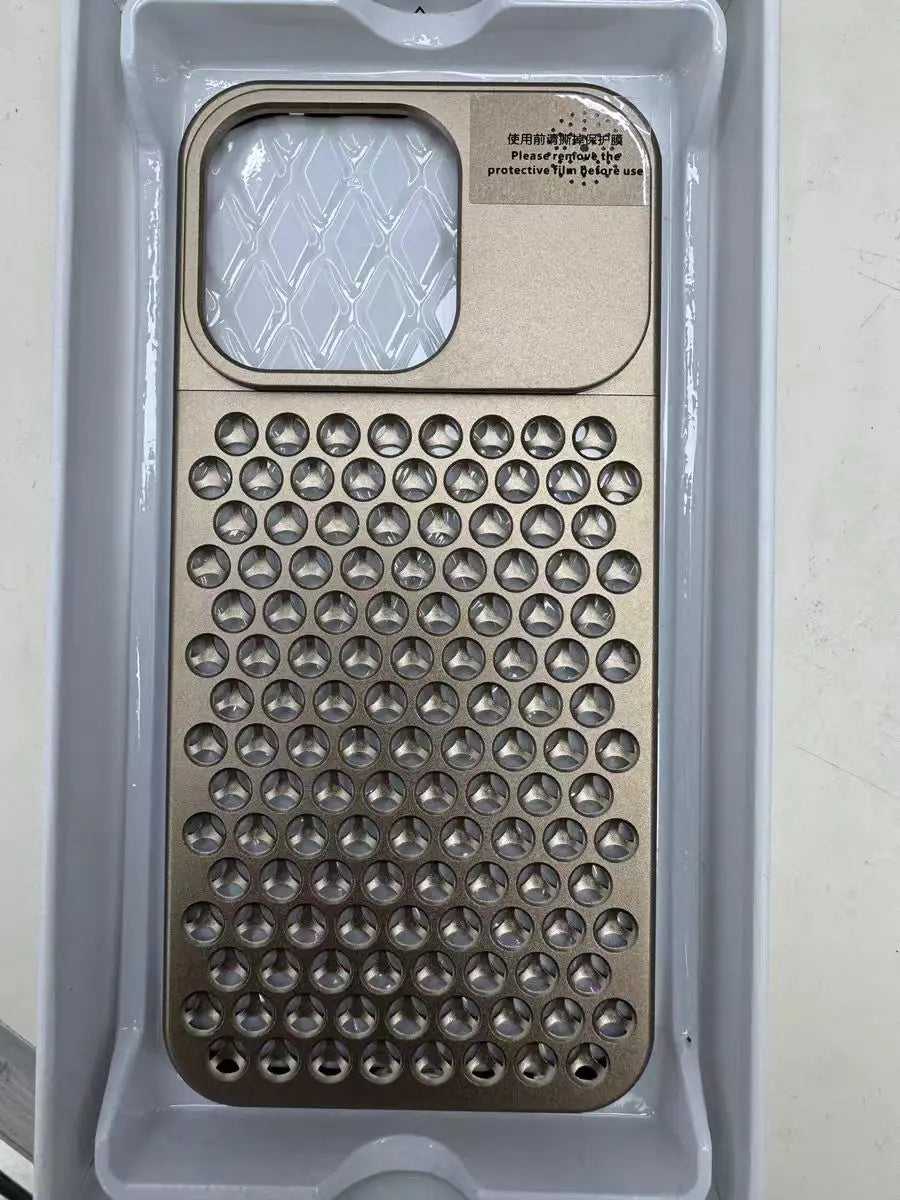 Metal aluminium Hollow Cooling Phone Case for iPhone 14 13 12 16 Pro Max 15 16 Plus Aromatherapy Diffuser Detachable Rear Cover